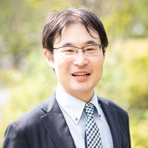 代表社員 / 統括理事 松本 佳之 公認会計士・税理士・行政書士